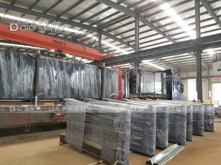 第二批新疆公交候車亭發(fā)貨圖二